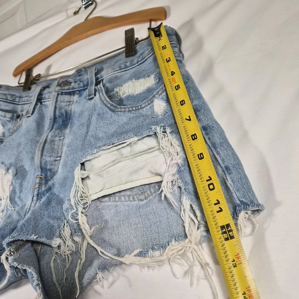 VintageLevi's 501 Big E Women's W30 Distressed High Rise Denim Shorts Light Was